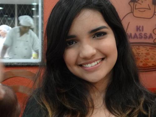 Oi pessoal! Então, eu sou a blogueira do Tudo com Batom! Visitem:  http://t.co/4C50YOTRkV