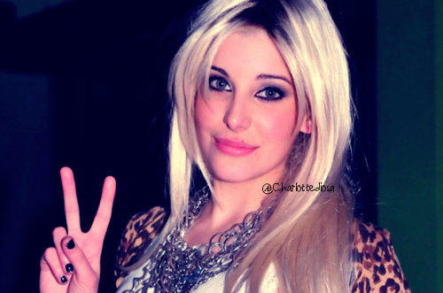Ella me enseñó a tener el valor para cumplir todos mis sueños♥ ...  @charlotte_chc 
Voy a estar siempre con vos, Te amo
@LovexCharlotte