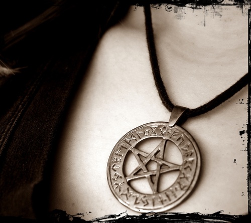 CodenameMero's profile picture. Geek, gamer, maker, crafter, need I say more?  (inactive as of 09-07-23)