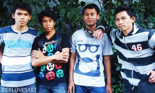 We are just a pop punk band
Performed by :
Andri
Fery
Rudi
Yudi