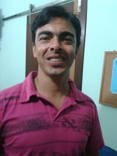 SOU UMA PESSOA MUITO FELIZ DE BEM COM A VIDA POIS TENHO JESUS NA MINHA VIDA AMIGOS E UMA FAMÍLIA MARAVILHOSA ,ESTOU CRESCENDO MUITO PROFISSIONALMENTE .