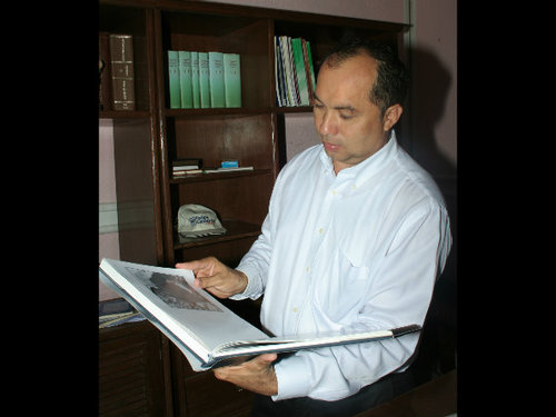 Lic en Derecho por la UADY, católico, militante del PAN por más de 25 años