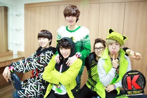 dotjs542's profile picture. 진짜로 내가 사랑하는 b1a4님들♡