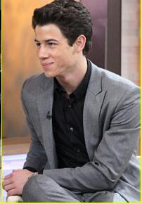 my name is nashwa'... I'm 14 years old I love 1diriction ..,.. the most one is lee_yum and Nick Jonas follow me and I well follow you back 33333333333