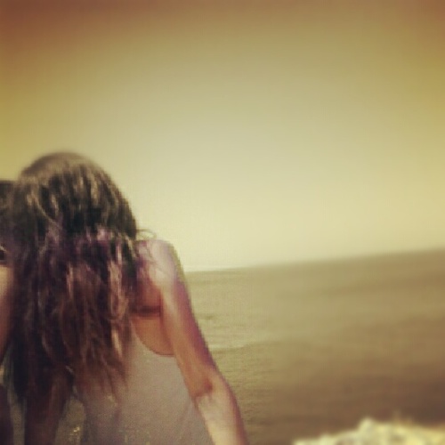 #Directioner #arianator I don't hate anyone, people who does, you are wasting your time, love is so much easy ♥