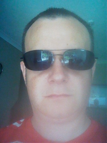 indie kid. official Twitter account of a pretentious fat bloke.