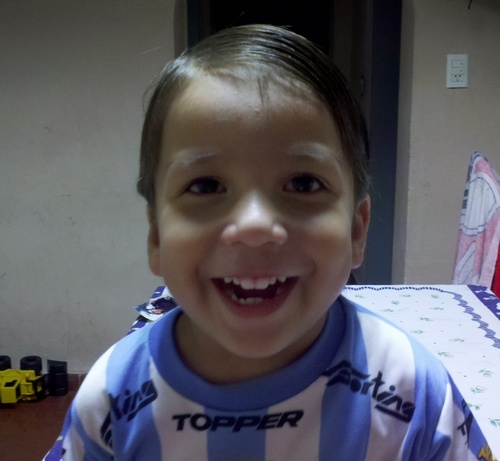soy simplemente omarcito gallina y fana de chevrolet.:) seguime y te sigo. :)