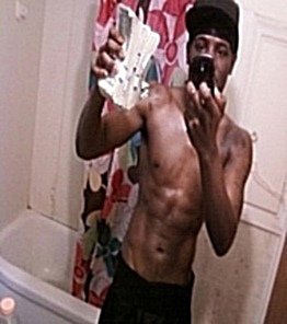 started out boxing ten years NOW DOIN GREAT HAD A CHANCE TO SPARR WIT MANNY PACQUIOA  N WAS ALSO ON HBO 24/7  AS ONE OF HIS SPARING PARTNERS