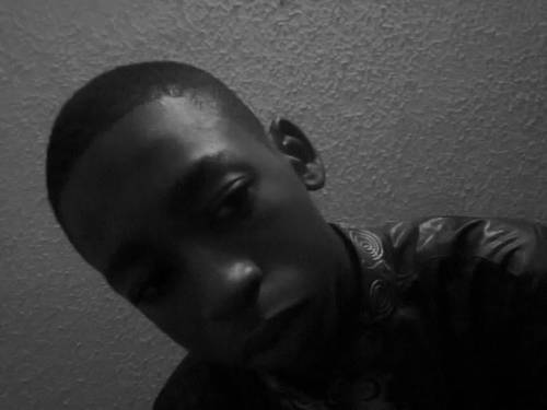 y'all should jst follow me....am gon' follow back #Team YSG
