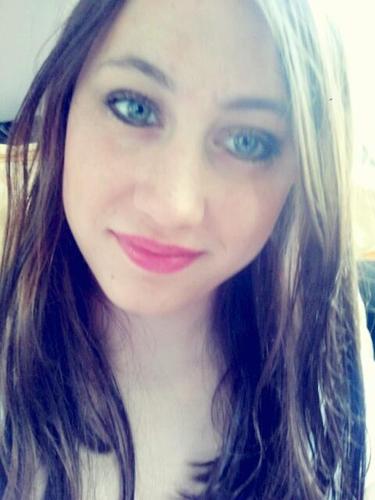 16 | dutch | vwo 5 | music obsession | singing/acting/piano | hanging out (: