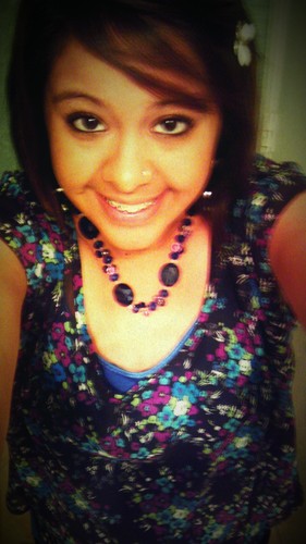 I love making new friends. But I can't stand fake people. So if u1 em. dueces. Well I am expecting & can't wait4my munchkin 2arrive!!(: mommy 3 u bunches! :D