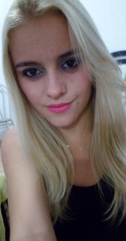 Oi muito prazer Amanda,19 anos Mineira,Canceriana. Gosto de uma boa festa com a galera,Comer chocolate e filme de terror com pipoca e coca-cola. ;D