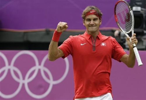 I'm a really fan of Mathew Perry and Roger Federer!! I love that guys a lot of!!