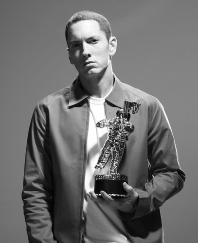 Eminem Mania in this Hotel for Arranging, EminemRap vai Break Open the Habbo!The new Eminem Eminem New Fantastico, will make the Hotel Mania Break Open XD ♛