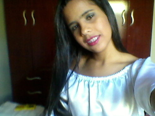 Não posso ser o que os outros querem,não posso ser o que você quer,mas sou o que eu amo e o que me faz feliz.