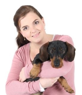 Sanne Jasperse - Naast de uitlaatservice is ons bedrijf gespecialiseerd in voeding, gezondheid en gedrag van honden in de breedste zijn van het woord.