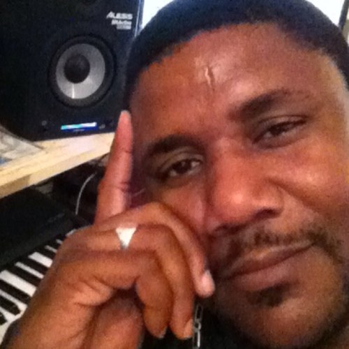 lomi973's profile picture. 