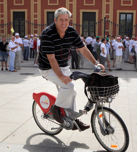 eduabadefe's profile picture. fotógrafo de prensa, madrileño,  desde hace 30 años sevillano