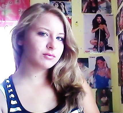 Hi am 15 years old and going in high school.. i really like One Direction and i just hope you will follow me.. and that we all will have a good time !! 3 3