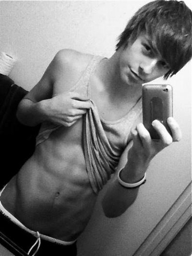 just like to have some fun! up for anything ;) hot girls hmu! ;)