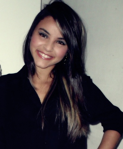 - Debaixo da maquiagem e por trás do meu sorriso, eu sou apenas uma menina qe deseja o mundo ! ㅤㅤsou da melhor equipe do rn @asprimasOFICIAL  s2' e amo o @abcfc