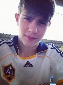 Você me faz feliz . @Piconn ♥ 
Since : 17/O6/12