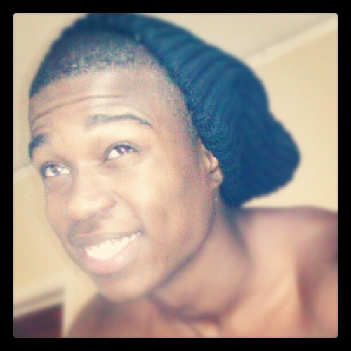 5'10 #DarkSkin Weirdo #USArmyGuy 19 #YWF
Idles @Drose && @RealWizKhalifa.  #HEATNation ###Capricorn