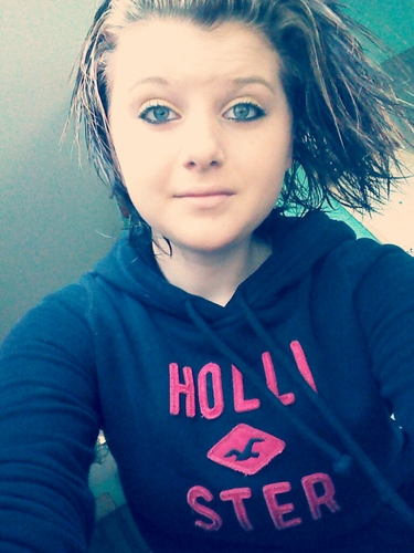 heey; my best friend is Amanda bucklew:) ilove her to deathh, and we do everything together . and i love dancing and having funn , and ilovee walker atwood:)