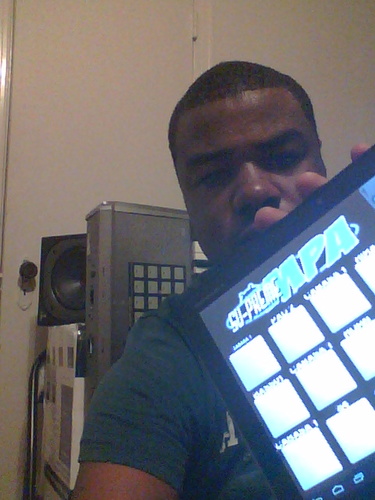 #Teamfollowback #CelebrityFollowed#Dmv Hottest New Music Producer. For bookings or production, email heavyartillerybeatz@gmail.com