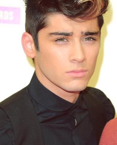 Supporting my Malik forever and always♥.     #PROUDDIRECTIONER. HarryStyles,LouisTomlinson,NiallHoran,LiamPayne&ZaynMalik.