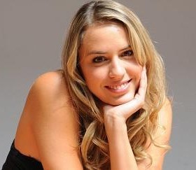 DedicadoValeO's profile picture. Twitter dedicado a @vale_ortega / Ex calle7 - ex animadora cubox - ex animadora webshow #quieromifiesta - notera de @Bienvenidos13 y actual reina de Viña :)