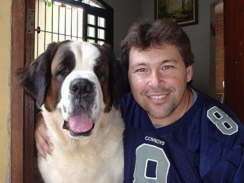 Sou professor de matemática e torcedor do Dallas Cowboys, sou apaixonado pela vida selvagem e adoro pássaros. Sou servo de Deus.