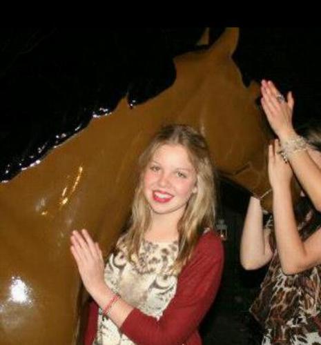 Alexandraa_EM's profile picture. Take a breath and move on... (who cares) :))