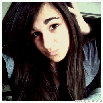 I sing, dance, model, act... I play netball, soccer...I love to party & be with my friends & that's me -Jess♡ټ*