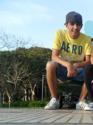 Falo um pouco de mule , do meu bonde , da minha vida
De tudo que rola de bom e das historias conhecidas ♫♪
