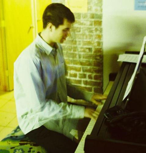 Pianist/composer/arranger originally from Toronto, Canada. Studying jazz performance at Berklee College of Music in Boston, MA.