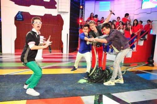 Twitter criado pra divulgar o FC @FamilyRestartAR da Argentina, e manter unida a todas as fas de Restart na Argentina! :)