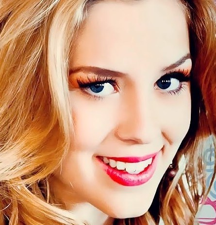 Sophia Abrahão :::::::::::::::::::::::::::::::::::::::: Falei poco mais falei a minha vida,o meu ar o meu TUDO. TE AMO @sophiaabrahao . 18/07