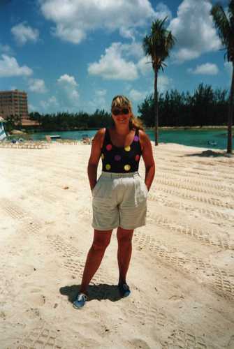 KarinCoolen's profile picture. Stier van horoscoop maar helemaal niet koppig. Een grapjas in hart en nieren, een héél groot hart en 2 brede schouders om op te steunen indien nodig. Ik hou van