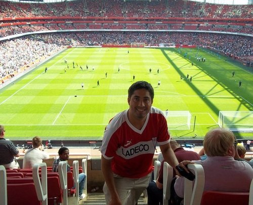 R__Sanhueza's profile picture. 