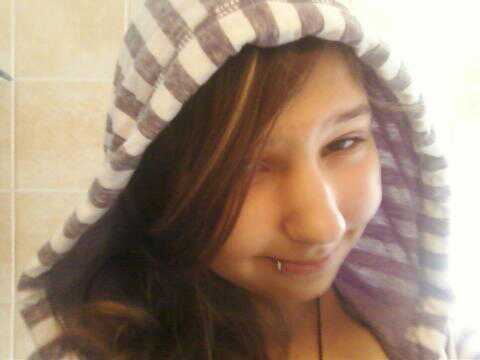 bloodismycolor's profile picture. ahoy im livvi single not looking my cousin @kissinginrain is awesomer than batman talk to me ok bye