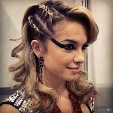 @Lua_Blanco tava aqui pensando no que escrevar, mas lembrei que não da pra descrever o amor que eu sinto por você!! Since:09/09/2012 dinda: @RebeldesMOC
