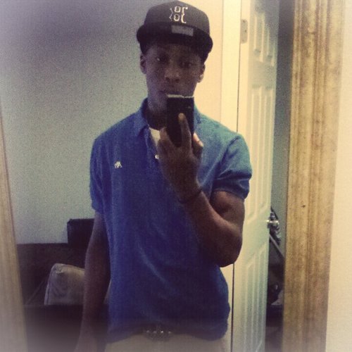 ItsYoungDT's profile picture. All about tryna squeeze a dollar outta dime.....#Always on my grind.....#BALLisLIFE...#senior, class of 2k13.....#Follow me, ill Follow bk!