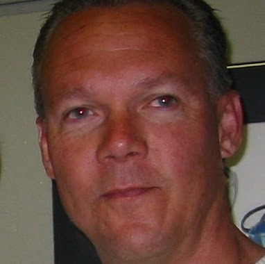 Software engineer, website publisher and all-around geek who spends most of his time in a place where men are men, women are women, and children are FBI agents.