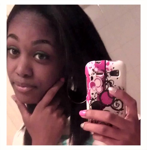 Pretty but not stuck up . Make urself known & follow me . follow my sweet twubby @phr3shAqqarius beautiful twirlfriend @stacksOnMarss ! hands off doe ,