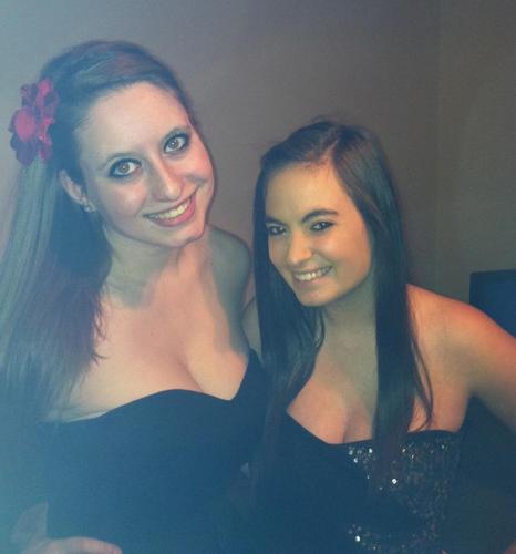 porquePuertaaa's profile picture. Zῶμεv Aλλήλoιs