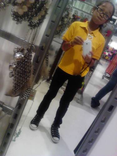 R.I.P Mickey Chatree luv him i like to live my life with friends ,like to play basketball,and love thecolor red and blue