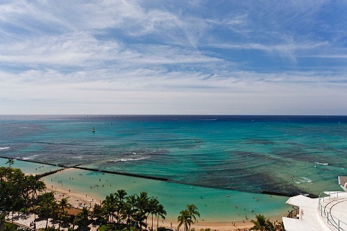 Vacation Rentals in Waikiki. Tweets weekly about travel deals, happenings in Waikiki, entertainment and eating out on Waikiki
