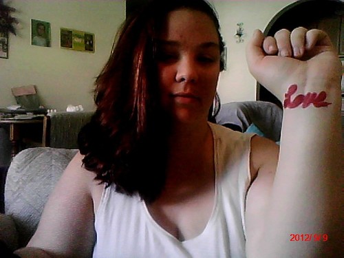 QueenB20121989's profile picture. Im just me, love to read, write, do art, hangout if you dont like me i dont care