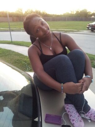 @ your man house c(:.. why whats up .... sadee loves ,laugh,live .. Follow.. My thickmmmss @ThatYungDee_ ...and My skinyy minyy...@ellephantss